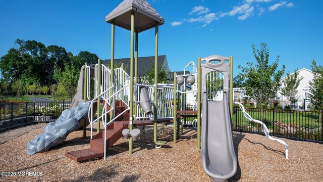 11 Valiant Court, Middletown, NJ 07748
