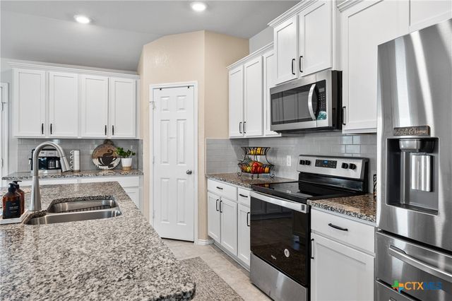 8807 Hidden Oaks Drive, Temple, TX 76502