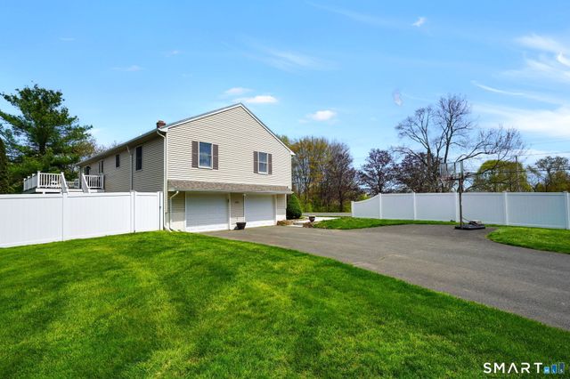 1420 River Blvd Extension, Suffield, CT 06078