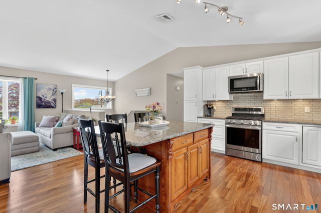 1420 River Blvd Extension, Suffield, CT 06078