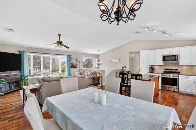 1420 River Blvd Extension, Suffield, CT 06078