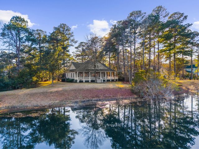 4104 Ten Shillings Way, Ravenel, SC 29470