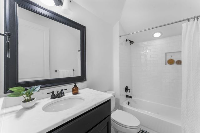 4104 Ten Shillings Way, Ravenel, SC 29470