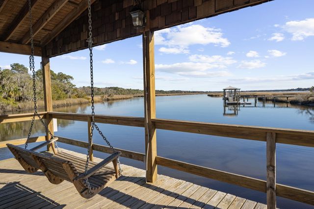 4104 Ten Shillings Way, Ravenel, SC 29470