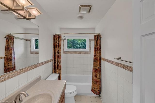 1103 Warfield DR, Portsmouth, VA 23701