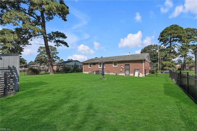 1103 Warfield DR, Portsmouth, VA 23701