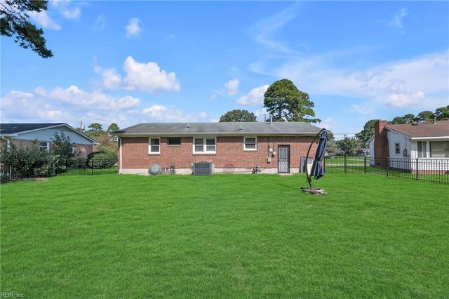 1103 Warfield DR, Portsmouth, VA 23701