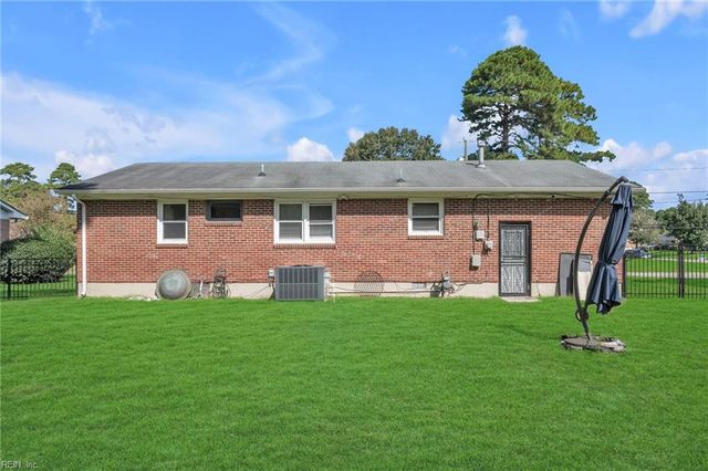 1103 Warfield DR, Portsmouth, VA 23701