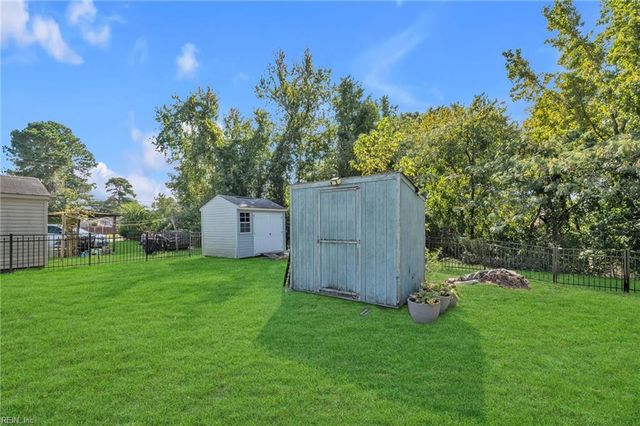 1103 Warfield DR, Portsmouth, VA 23701