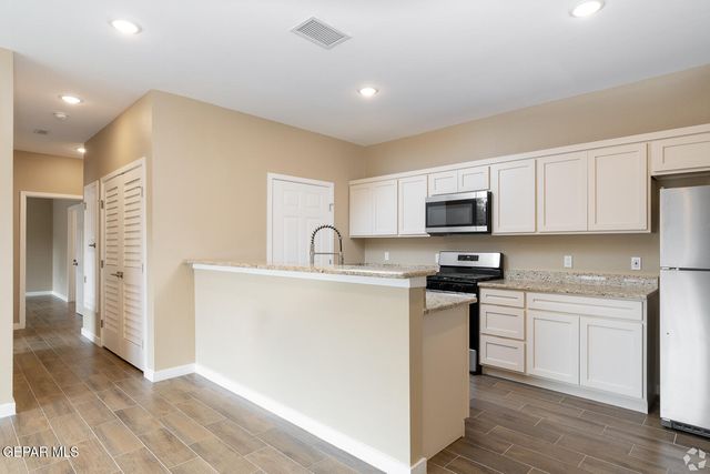 9779 McCombs Street E-7, El Paso, TX 79924