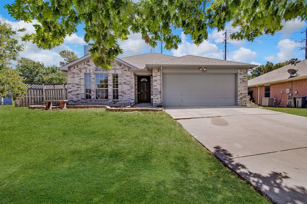 1422 Misty Meadow Drive, Midlothian, TX 76065