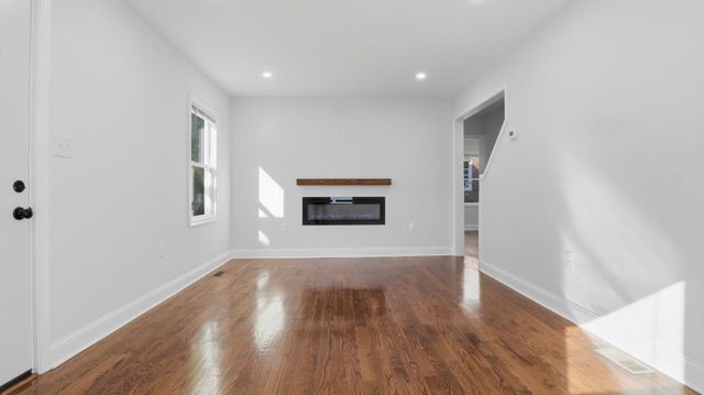 5633 JAMESTOWN RD, Hyattsville, MD 20782