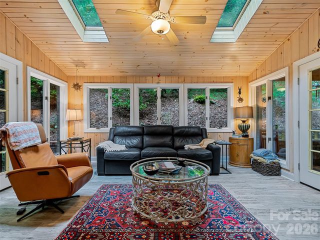 105 Galloway Drive, Asheville, NC 28803