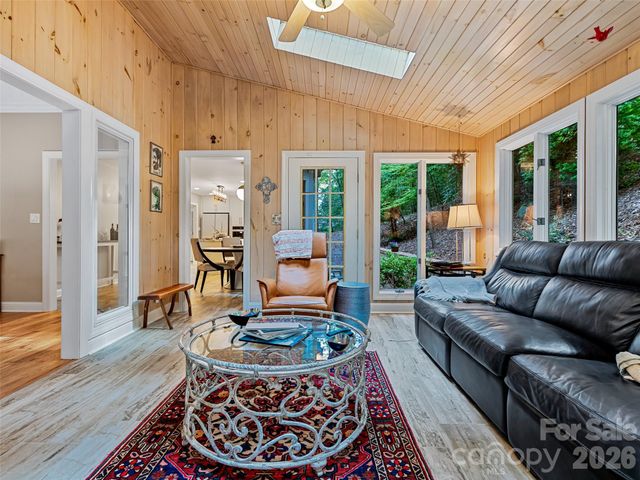 105 Galloway Drive, Asheville, NC 28803