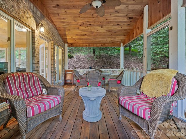 105 Galloway Drive, Asheville, NC 28803