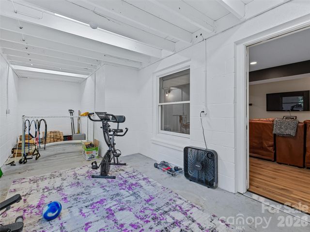 105 Galloway Drive, Asheville, NC 28803