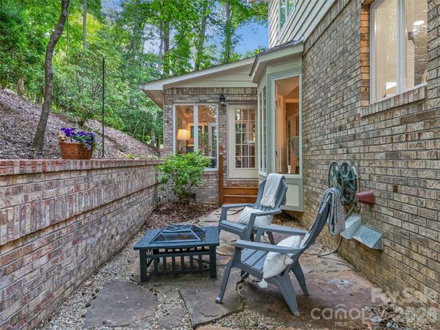 105 Galloway Drive, Asheville, NC 28803
