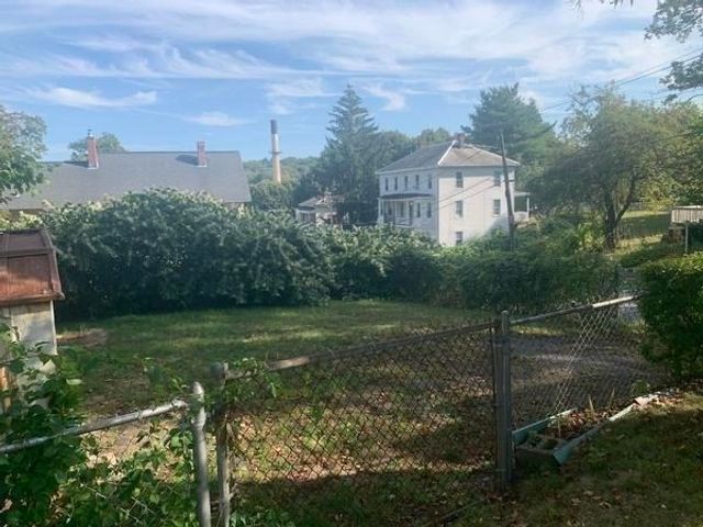 45 Norwood St, Fitchburg, MA 01420