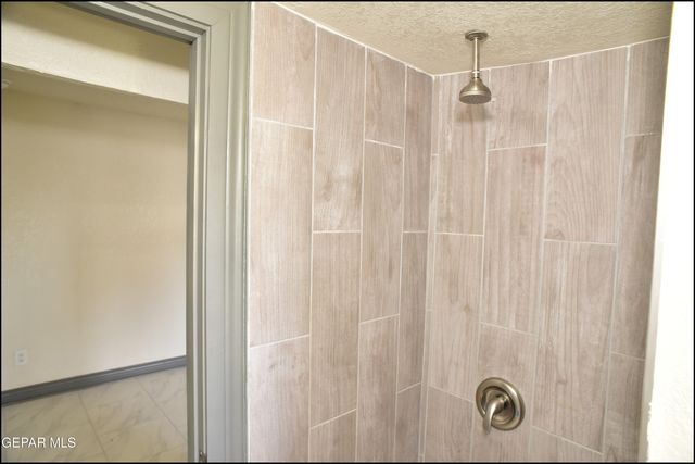 2111 PORTLAND Avenue 3, El Paso, TX 79930