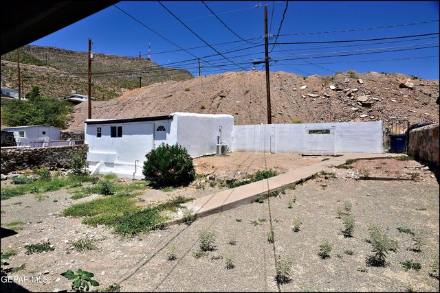 2111 PORTLAND Avenue 3, El Paso, TX 79930