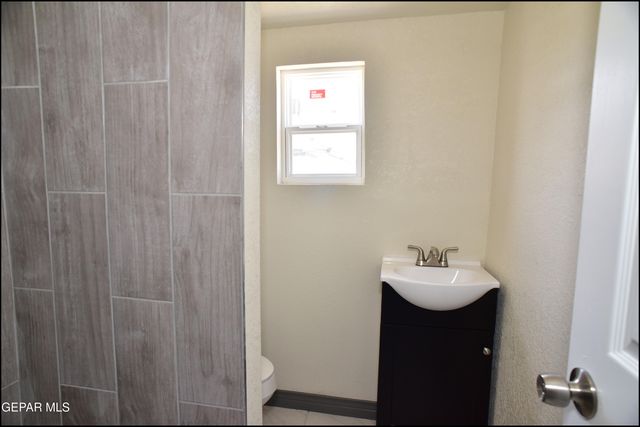 2111 PORTLAND Avenue 3, El Paso, TX 79930