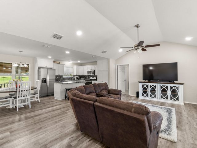 98 county road 1103, Daingerfield, TX 75638