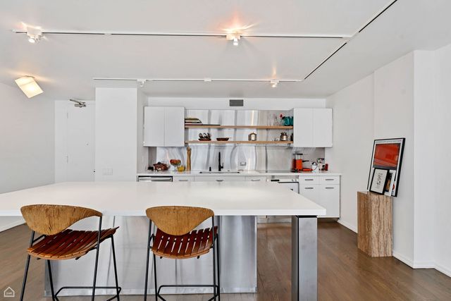 900 N LAKE SHORE Drive 310, Chicago, IL 60611