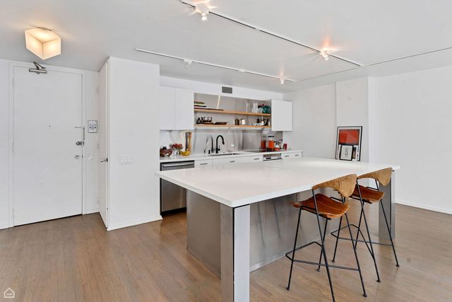 900 N LAKE SHORE Drive 310, Chicago, IL 60611