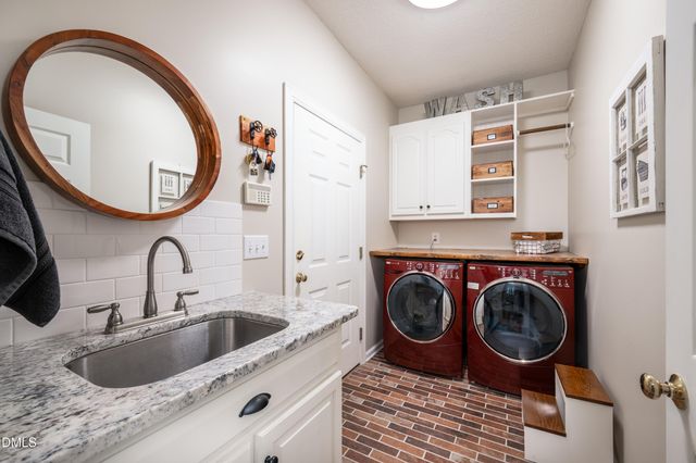 7508 Hazelhurst Circle, Apex, NC 27502