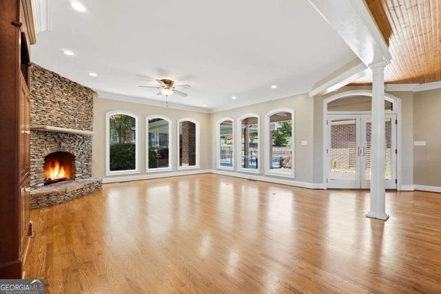 111 Brown Loop SPUR NW, Cartersville, GA 30121