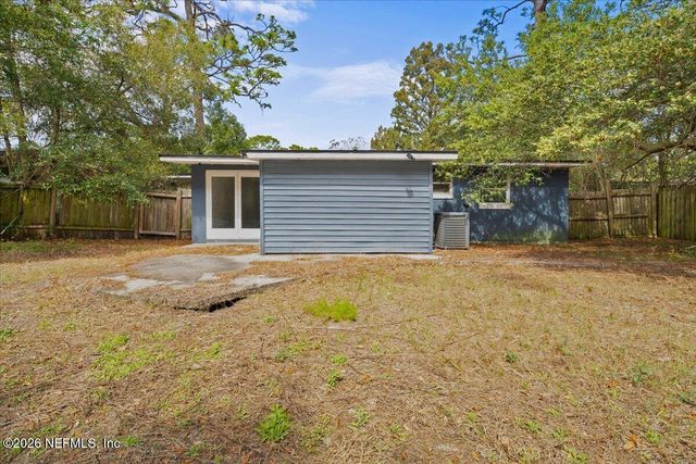 1020 AKE Lane, Jacksonville, FL 32218