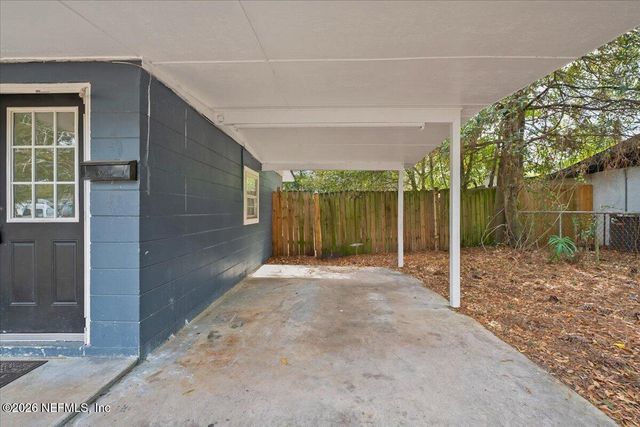 1020 AKE Lane, Jacksonville, FL 32218