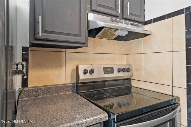 1020 AKE Lane, Jacksonville, FL 32218