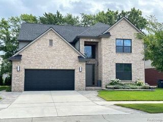 1578 Garden Park Drive, Troy, MI 48083