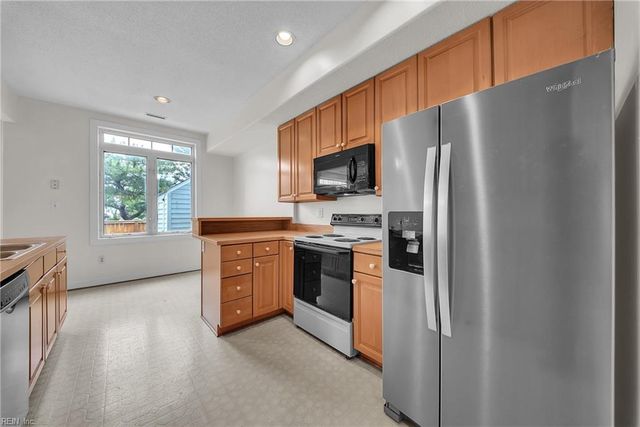 1039 Porte Harbour ARCH, Hampton, VA 23664