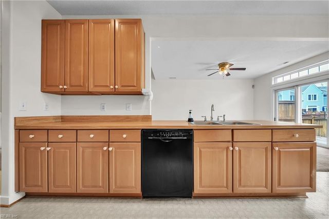 1039 Porte Harbour ARCH, Hampton, VA 23664