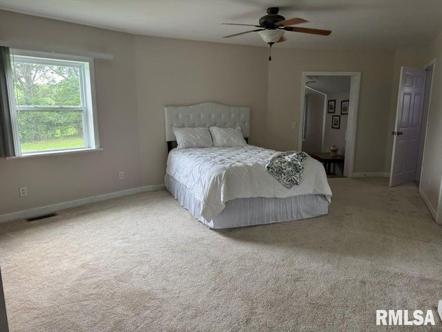 14290 E WINDSONG Road, Mt Vernon, IL 62864