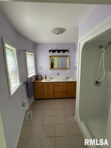 14290 E WINDSONG Road, Mt Vernon, IL 62864