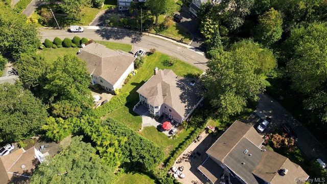 4 Bayview Circle, Manhasset, NY 11030