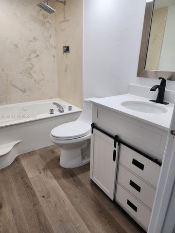 520 Brickell Key Dr A1517, Miami, FL 33131