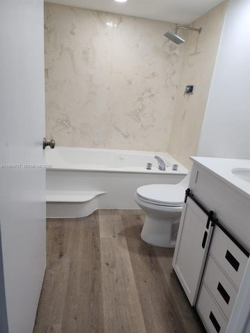 520 Brickell Key Dr A1517, Miami, FL 33131