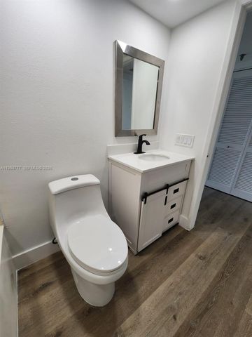 520 Brickell Key Dr A1517, Miami, FL 33131