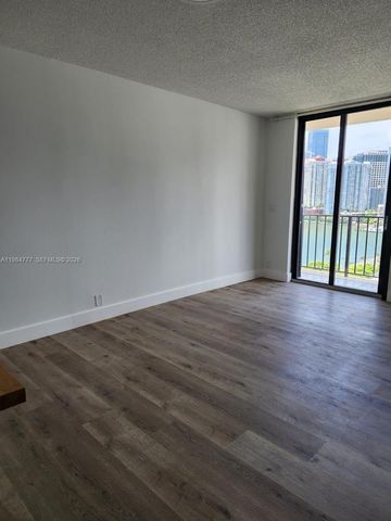 520 Brickell Key Dr A1517, Miami, FL 33131