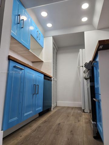 520 Brickell Key Dr A1517, Miami, FL 33131