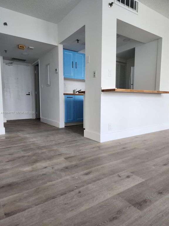 520 Brickell Key Dr A1517, Miami, FL 33131