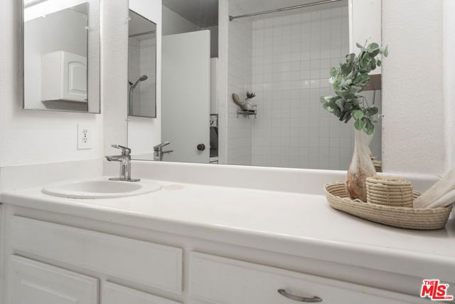 22 Navy Street 205, Venice (los Angeles), CA 90291