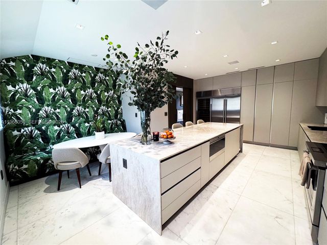 2000 S Bayshore Drive 13, Miami, FL 33133