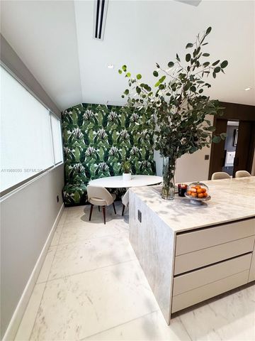 2000 S Bayshore Drive 13, Miami, FL 33133