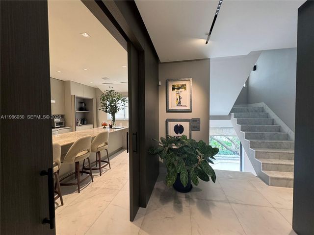 2000 S Bayshore Drive 13, Miami, FL 33133