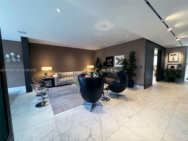 2000 S Bayshore Drive 13, Miami, FL 33133